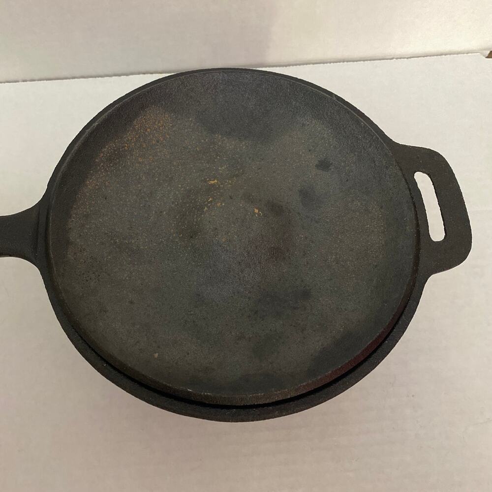 John Wayne "Duke" 1907 Cast Iron Saucepan Pot With Lid ~2 Qt Used Good - Picture 8 of 11